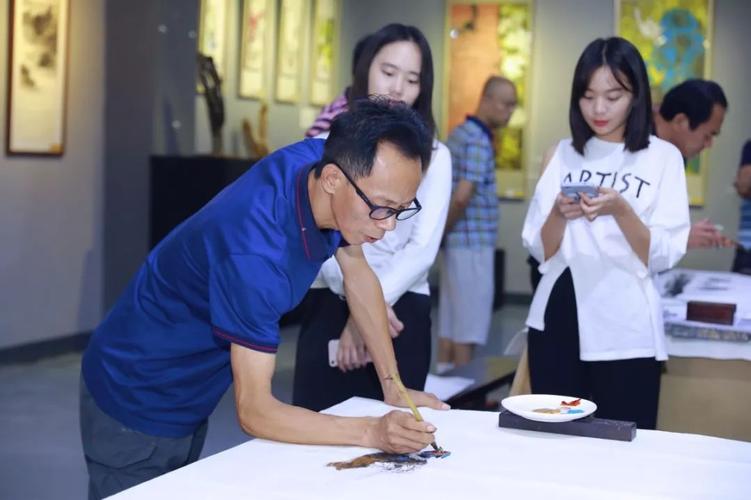 东盟文化艺术交流中心举办人文集美书情画意笔会交流活动